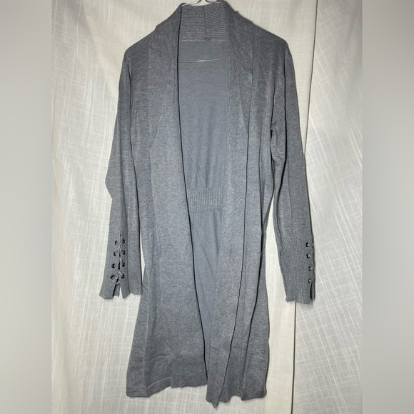 Sweater - Picture 1 of 3
